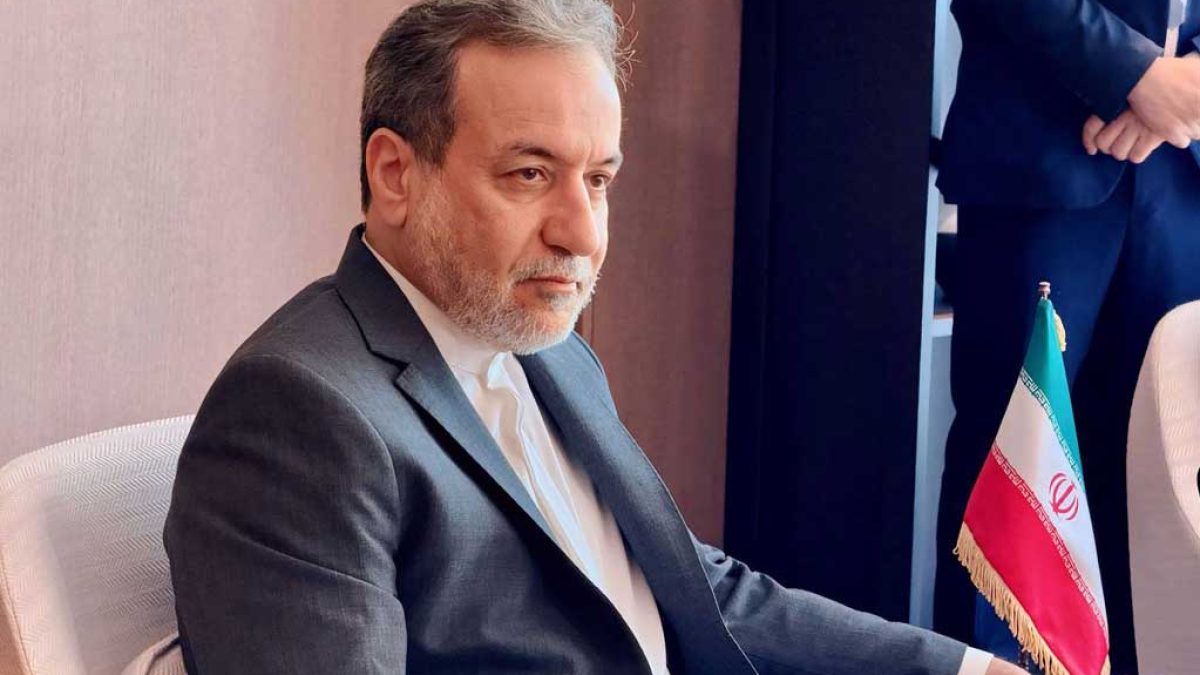 عباس عراقچی در حاشیه نشست هیات دولت در جمع خبرنگاران