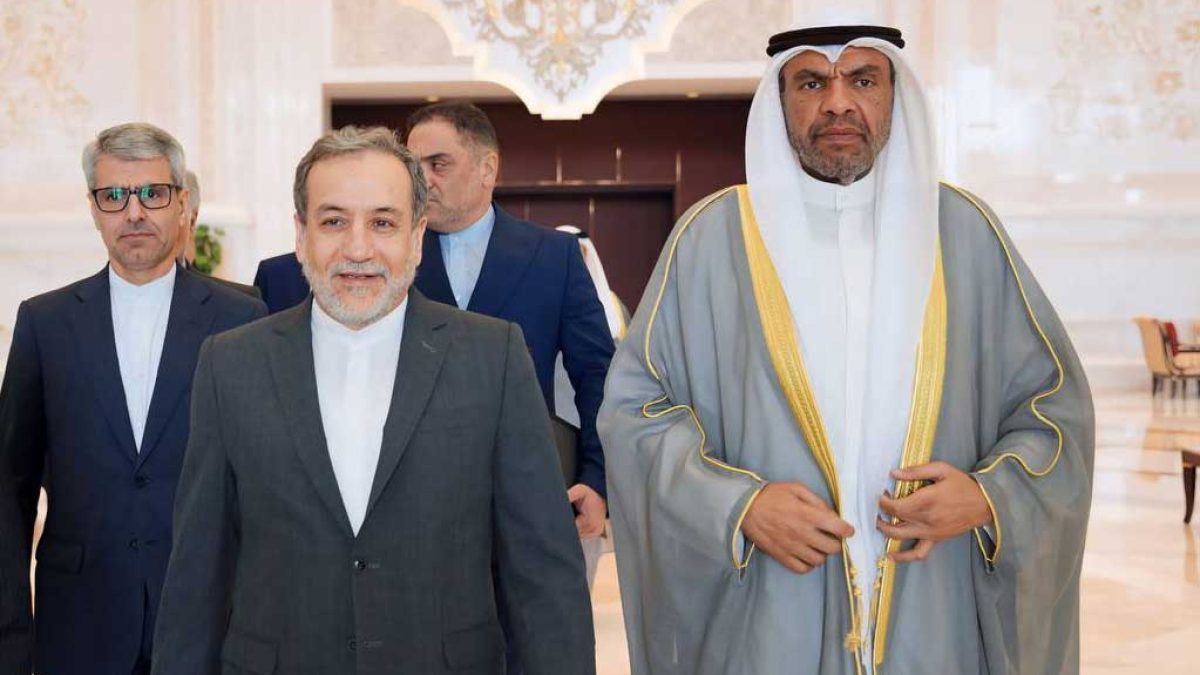 دیدار دیپلماتیک عراقچی با ولیعهد کویت