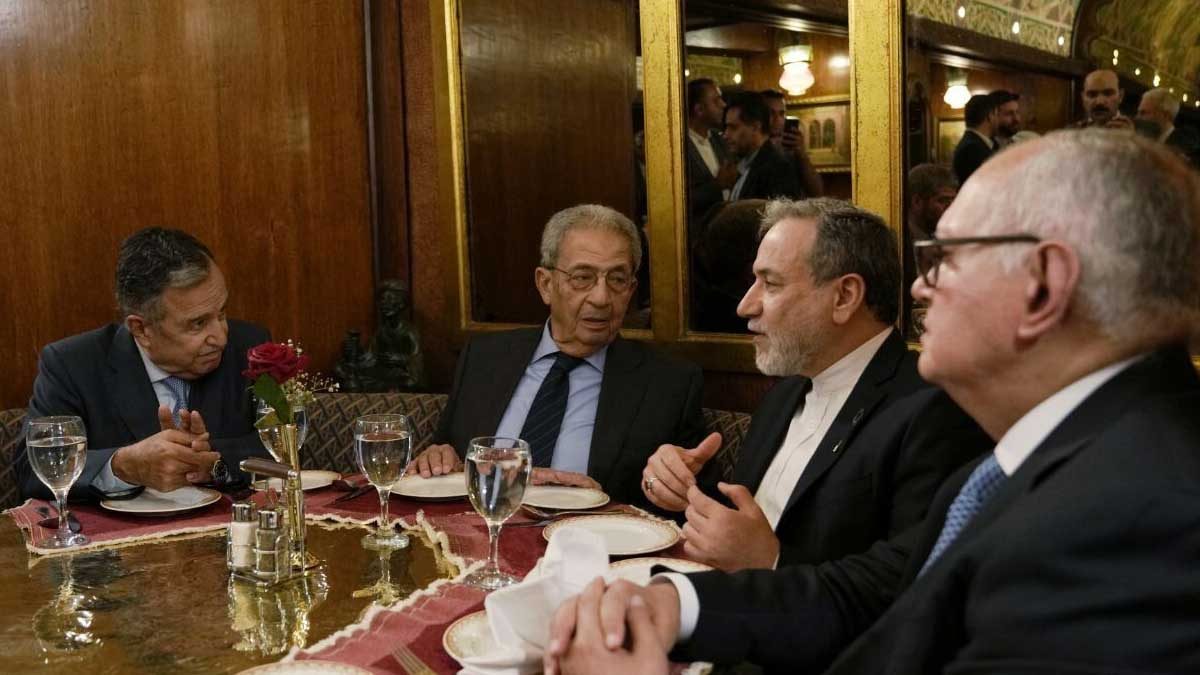 دیدار وزیر امور خارجه ایران با مقامات مصری در قاهره