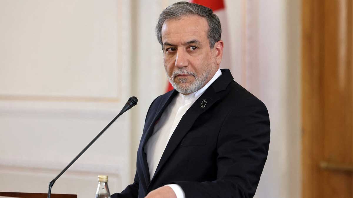 دیدار وزیر امور خارجه ایران در فرودگاه بیروت