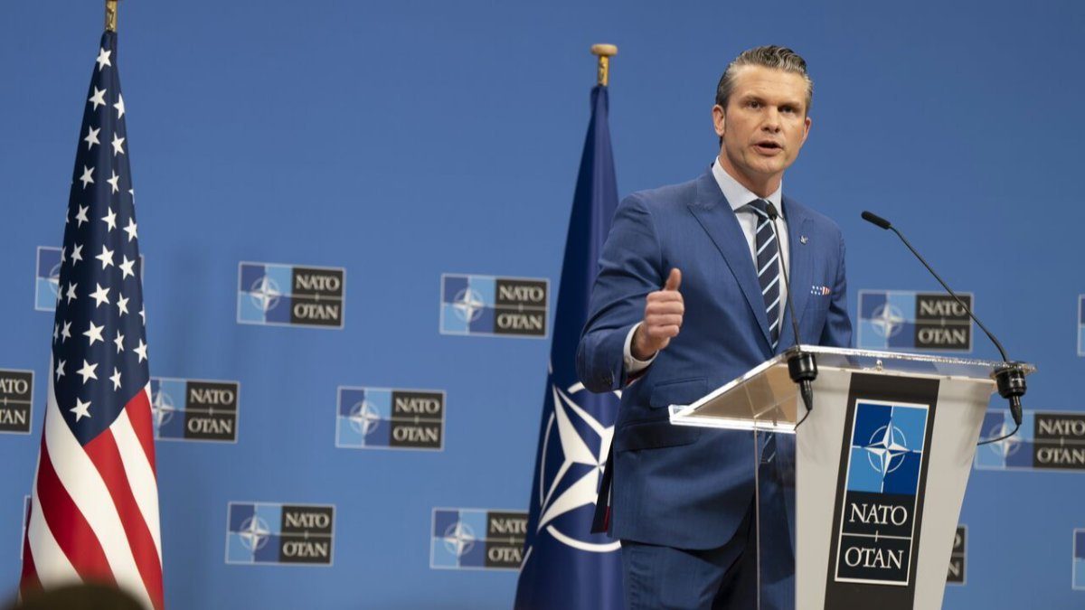 نشست وزرای دفاع ناتو در بروکسل و بحث درباره تسلیحات اوکراین