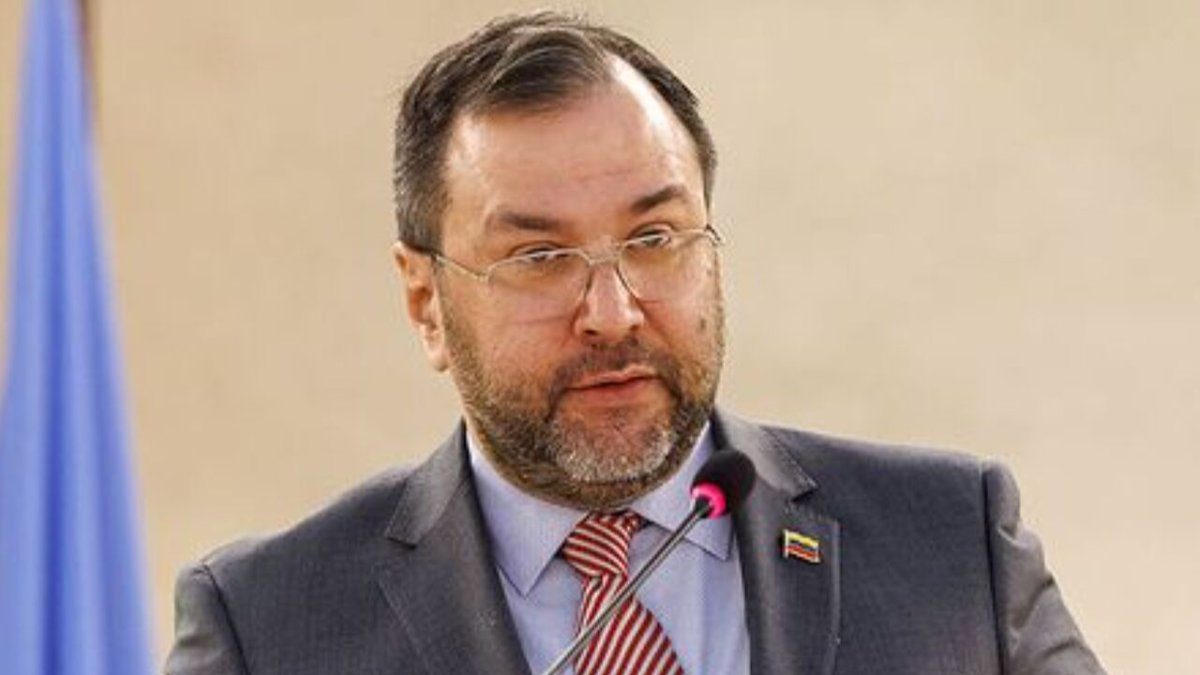 کشتی جنگی آمریکا در دریای کارائیب و نقشه ونزوئلا