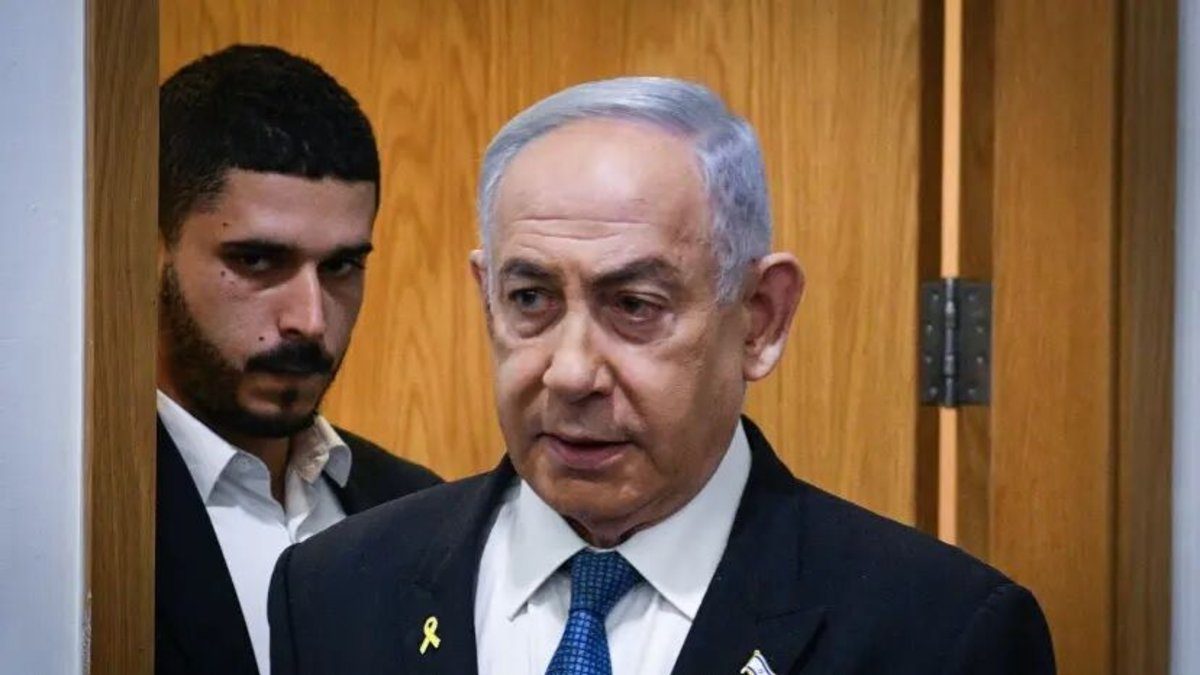 بنیامین نتانیاهو در حال محاکمه در دادگاه