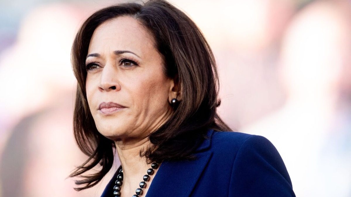 دود و انفجار در کاراکاس پس از حمله آمریکا به ونزوئلا