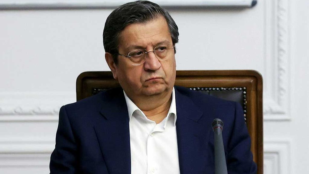 اهدای احکام مدیران عامل جدید بانک‌ها در وزارت اقتصاد