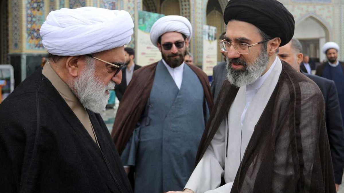 نقد و بررسی ادعاهای واشنگتن پست درباره رهبری