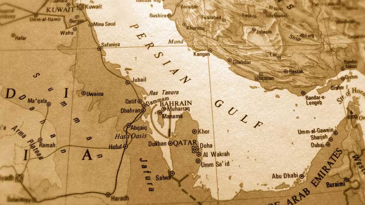 واکنش وزیر امور خارجه ایران به شایعات تغییر نام خلیج فارس