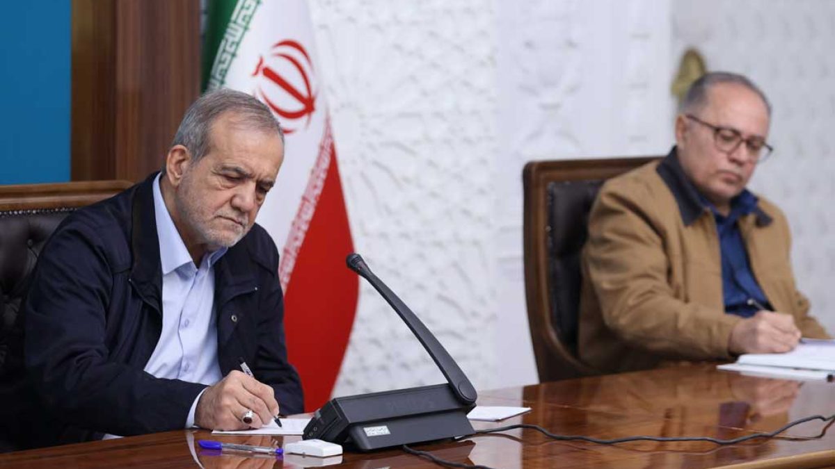 دیدار رئیس‌جمهور پزشکیان با نمایندگان استان‌های کشور در نهاد ریاست جمهوری